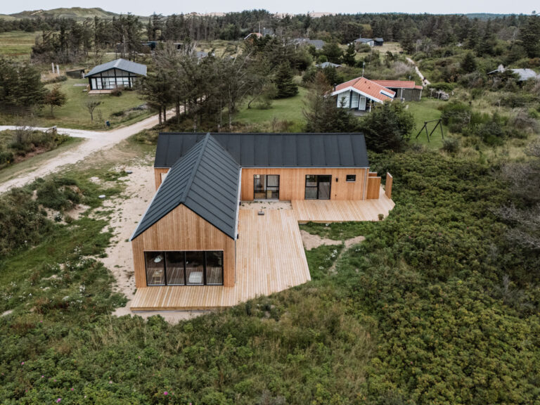 Sommerhus i Nr. Lyngby – Odderhus set fra syd